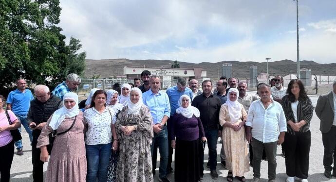 Tutsaklar kötü muameleye karşı açlık grevine girecek