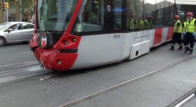 Bağcılar Tramvay Durağı’nda kaza: 1 yaralı
