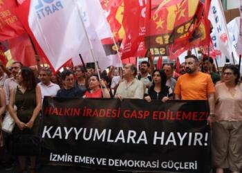 CHP İstanbul’a kayyım İzmir’de protesto edildi