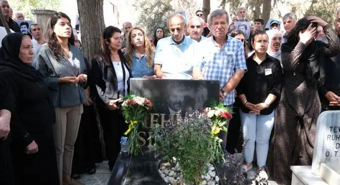 Mehmet Sincar mezarı başında anıldı: Bu halka barışı getireceğiz