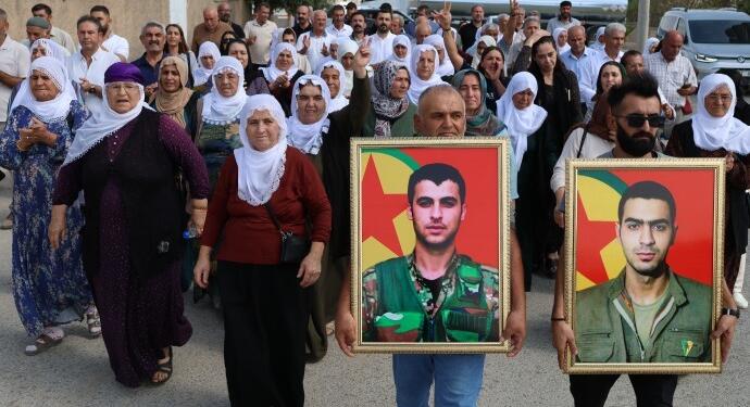Demir ve Tutal için kurulan taziyeye kitlesel ziyaret