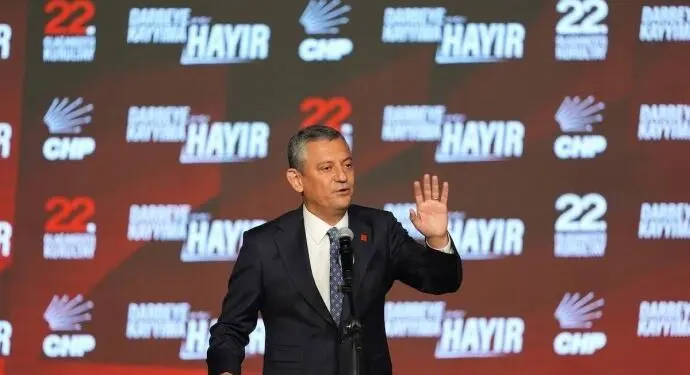 CHP kurultayı: Özgür Özel yeniden genel başkan seçildi