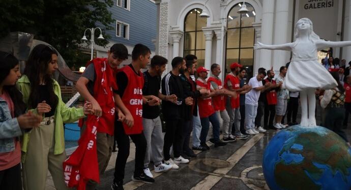 İşten çıkarılan 223 işçinin eylemi 43’ücü gününde