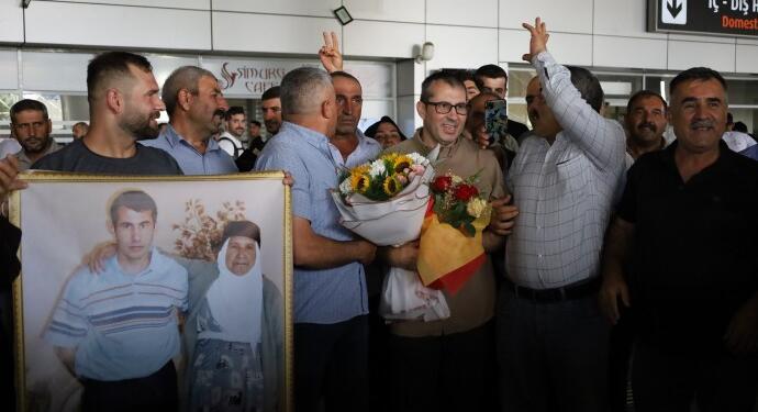 31 yılın ardından memleketinde coşkulu karşılama