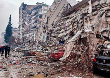 Eğitim Sen’den deprem raporu: 30 ay geçti sorunlar hala çözülmedi