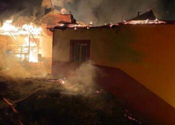 Hemkîmxan’da yangın: 3 ev kullanılmaz hale geldi