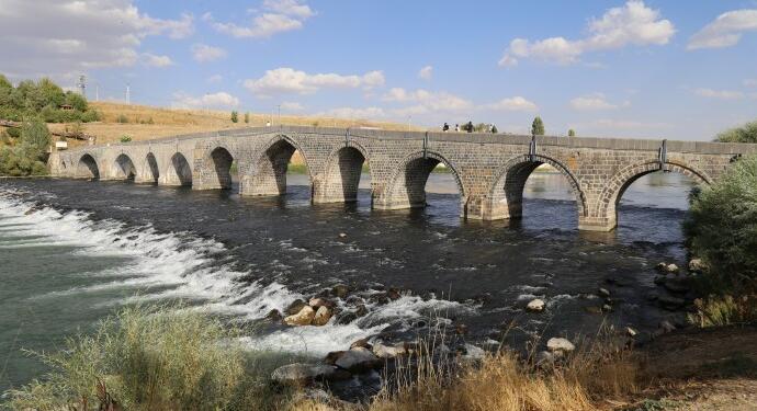 Kürdistan’da siyanür tehdidi: Murat Nehri’nin ulaştığı her yer zehirlenecek