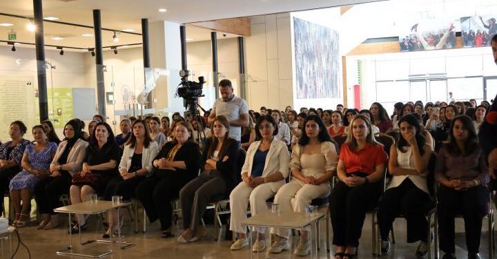 Amed’de Alo Şiddet Hattı: Yeniden çok dilli hizmet verecek