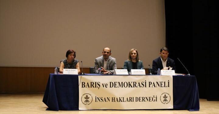 İHD’den ‘Barış’ paneli: Kürt sorunun çözümü için komisyon tek başına yeterli değil