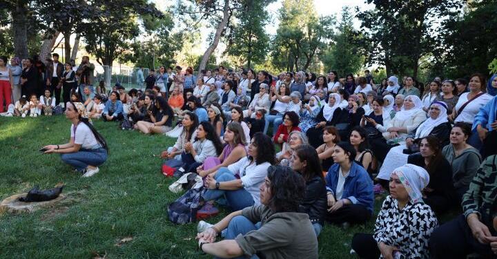 Kadınlar ‘barış’ için buluştu