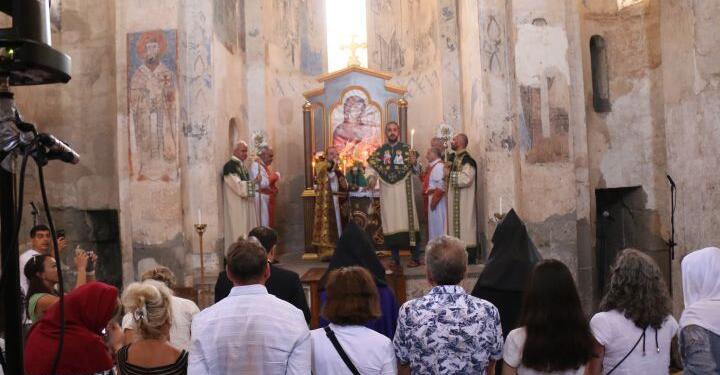 Akdamar Adası’nda 13’üncü ayin gerçekleştirildi