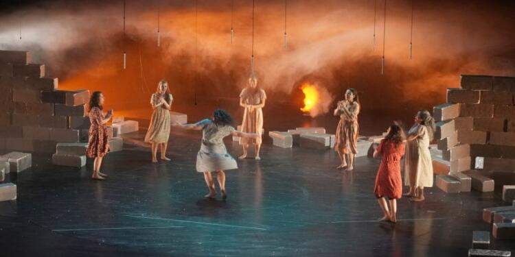 Amed’de ‘Jin’ oyununun prömiyeri gerçekleşti