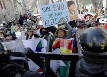 Kürt kız kardeşlerimizin mücadelesine eşlik ediyoruz   