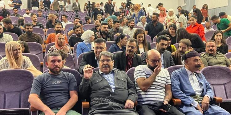 PYD heyeti Silêmanî’de halkla buluştu