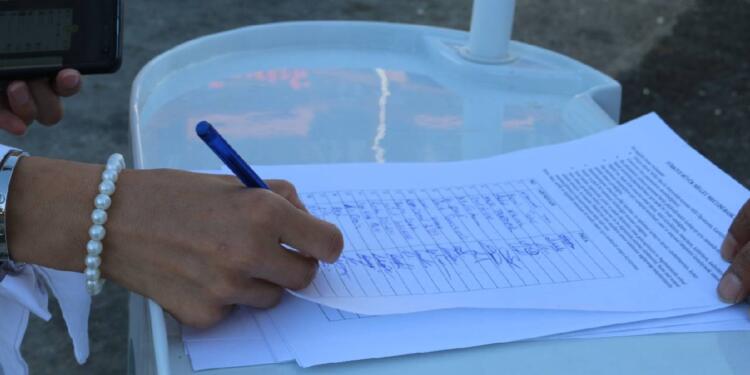 Öğrencilerden ‘Barış istiyoruz’ imza kampanyasına destek