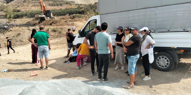 Mandalina bahçelerinde nöbet tutanlara polis yine saldırdı: 2 gözaltı