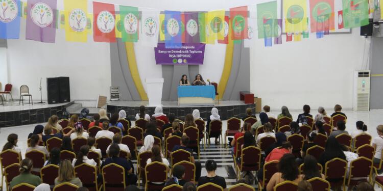 Semsûr’da 1 Eylül paneli: Barış, kadınlar ve toplum için hayati bir haktır