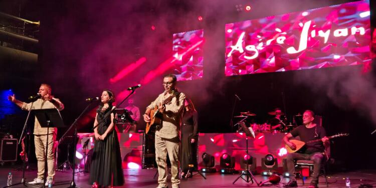 Agirê Jiyan Düsseldorf’da konser verdi