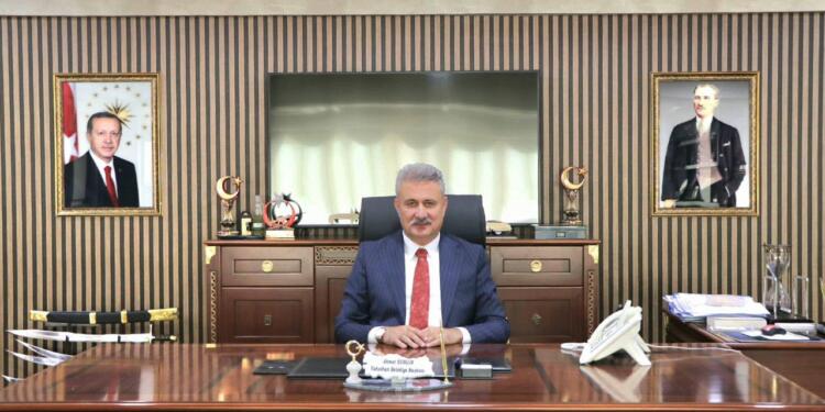 AKP’li belediye başkanı gözaltına alındı