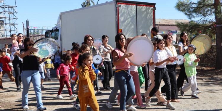 Surfest II festivaline kadın ve çocuklardan yoğun ilgi