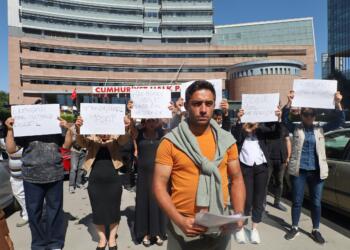 İşten çıkarılan işçilerden CHP’ye protesto