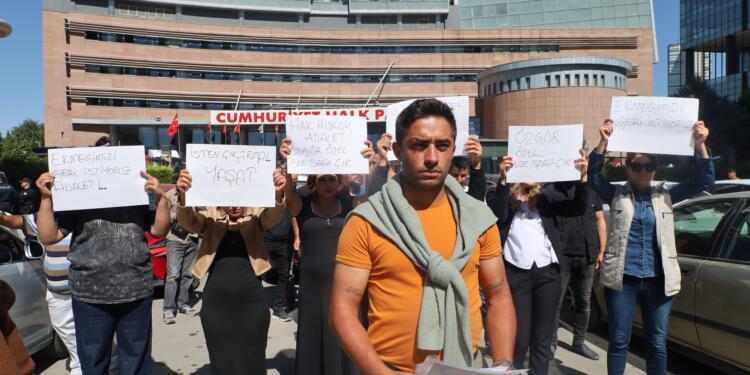 İşten çıkarılan işçilerden CHP’ye protesto