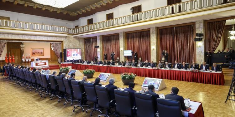 Komisyonda program değişikliği: Hukuk örgütleri dinlenecek