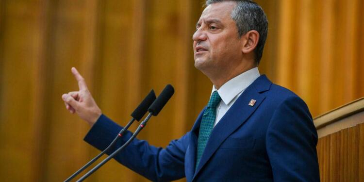 Özgür Özel: Bütün CHP’lileri İstanbul’daki baba ocağına davet ediyorum