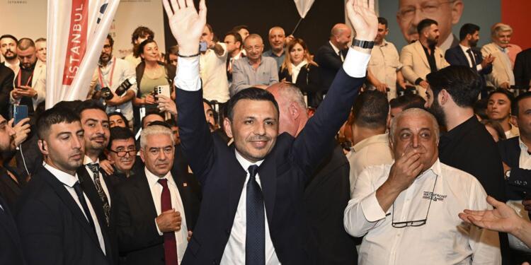 CHP İstanbul İl Yönetimi görevden alındı