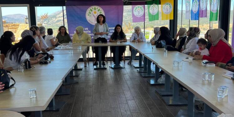 DEM Parti Kadın Meclisi Sözcüsü Türkoğlu: Barışın sözünü kadınlar kurmalı