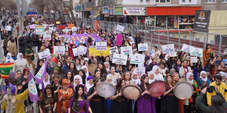 ‘Umutla özgürlüğe’ yürüyüşüne çağrı: Öcalan’ın özgürlüğünü istiyoruz