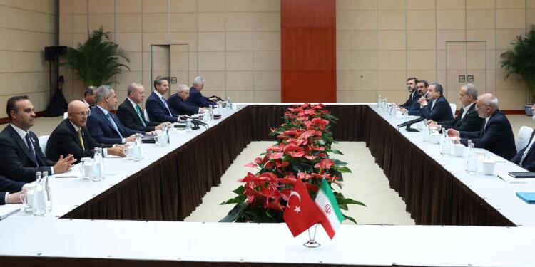 Erdoğan Çin’de Pezeşkiyan ile görüştü