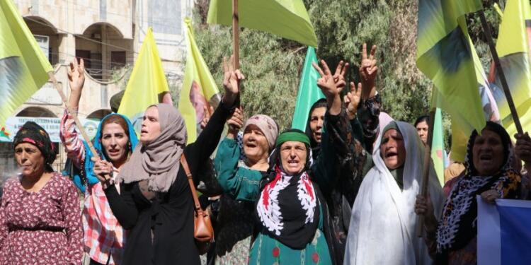 Hesekê’de kadınlar ‘Abdullah Öcalan’a özgürlük’ talebiyle yürüdü