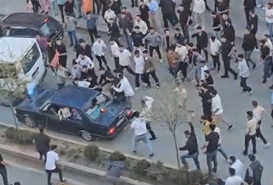 Colemêrg’de yüksek sesle çevreyi rahatsız eden askerlere tepki