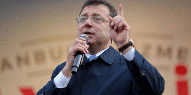 İmamoğlu: CHP içi kavga yoktur, iktidarın CHP’ye karşı kalkıştığı açık bir müdahale vardır
