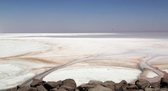 Urmiye Gölü tamamen kurudu