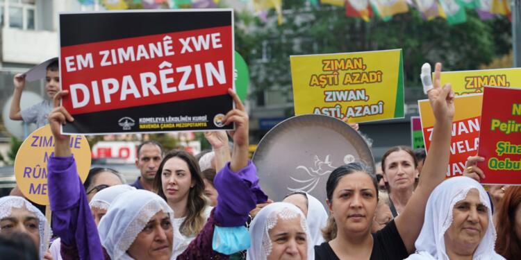 İstanbul’da anadilde eğitim talebi: Okullarda kimliğimizi kaybetmek istemiyoruz