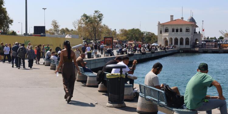Kadıköy’deki yurttaşlar: Komisyon Öcalan’la görüşmeli