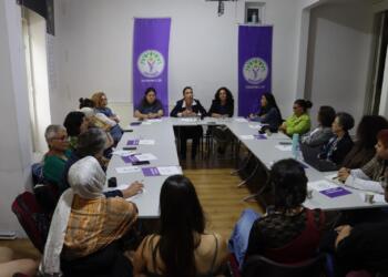 DEM Parti kadın örgütleriyle buluştu: Süreç yasal zemine oturtulmalı