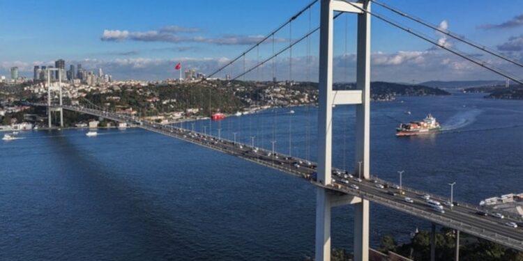 iddia: Hükümet İstanbul Boğazı’ndaki köprüleri ve 9 otoyolu özelleştirmeyi planlıyor
