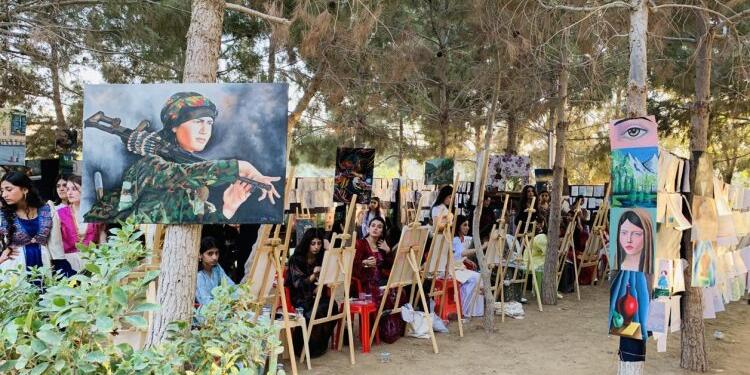 Kuşatma altındaki Mexmûrlu çocuklar sergi açtı