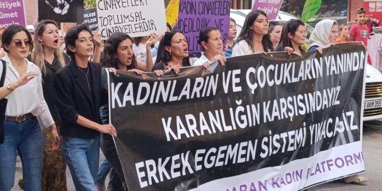 Mêrdîn’de kadınlar yürüdü: ‘Çürümeye izin vermeyeceğiz’