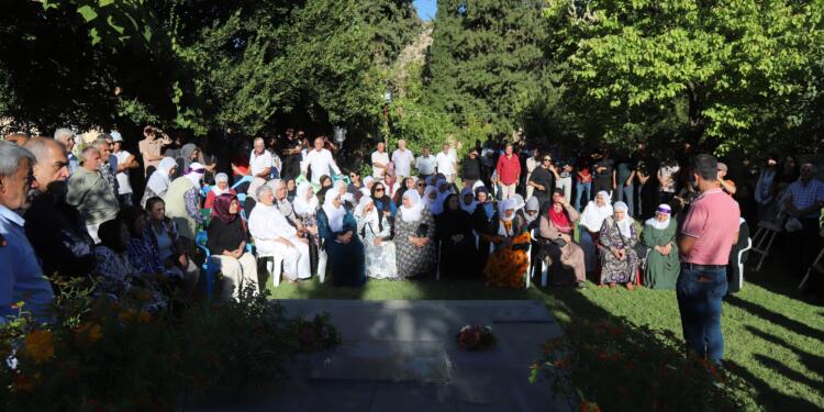 Apê Musa mezarı başında anıldı: Serptiği tohum dünyaya yayıldı