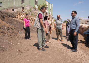 Kayyımın yapmadığı yollar mağdur ediyor: Ambulans bile giremiyor