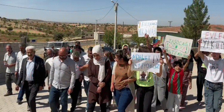 DEM Parti Şemrex’te maden tehdidi altındaki köyleri ziyaret etti