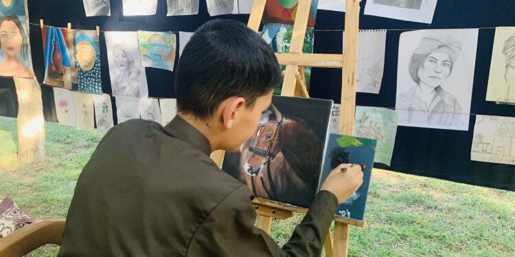 Mexmurlu çocuklardan resim sergisi