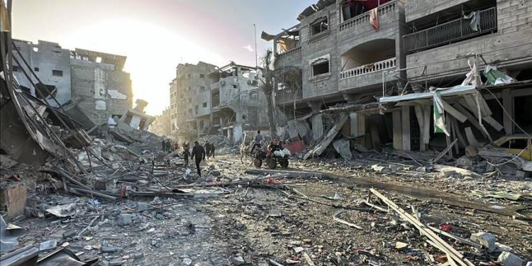 İsrail Gazze’de 61 Filistinliyi katletti