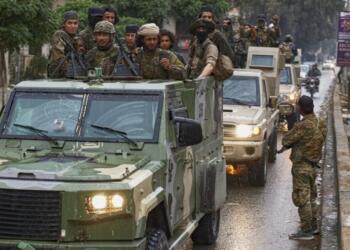 Geçiş Hükümet güçleri Hama’da evleri yakıp yağmaladı