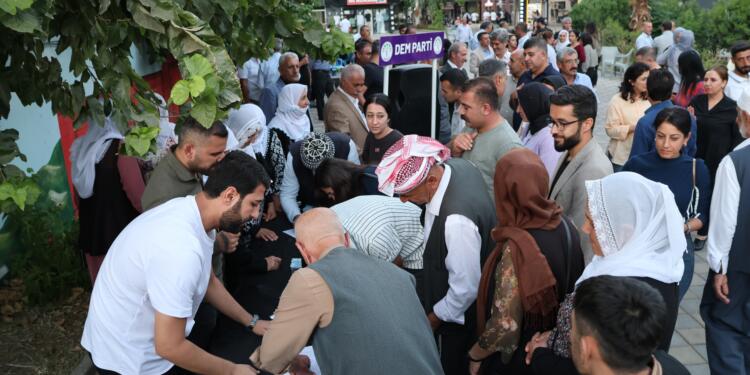 Şirnex’te ‘barış için imza kampanyası’ başlatıldı