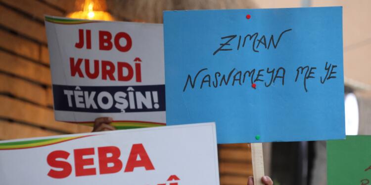 TED Koleji ve TFF protesto edildi: Kürtçe kırmızıçizgimizdir